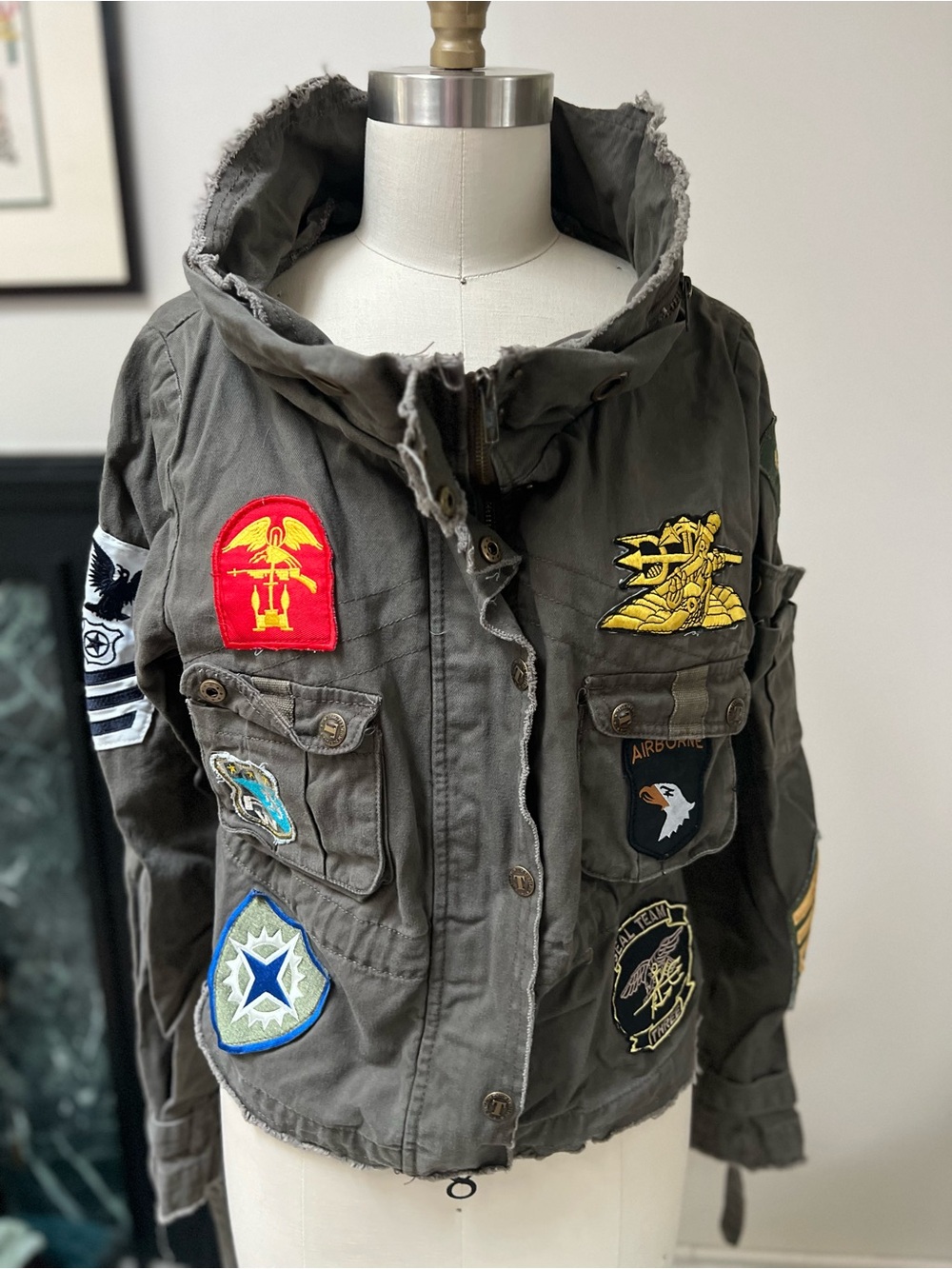 Vintage Tell Premium Surplus Y2K Distressed Patch Cropped Utility Jacket M/L